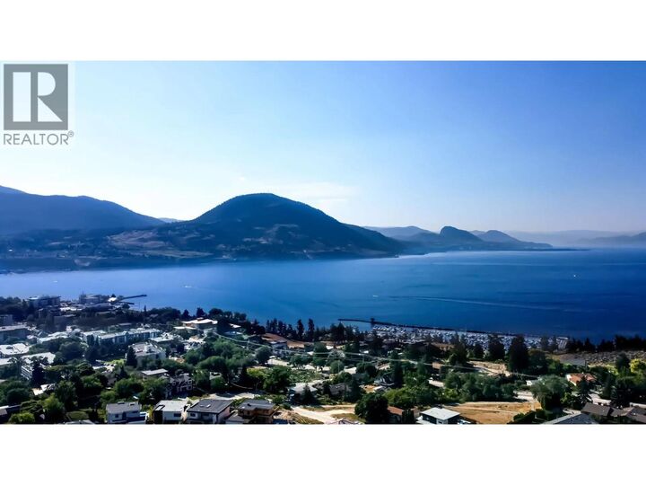 Property Photo:  725 Westminster Avenue East  BC V2A 4A6 