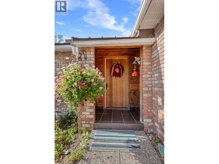 Property Photo:  5455 Courval Road  BC V2N 6A4 