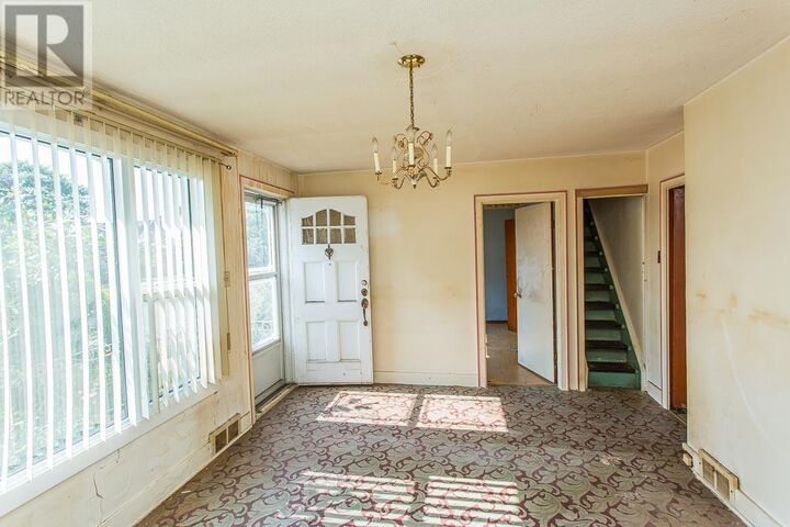 Property Photo:  372 Seventh Ave  ON P6C 4E4 