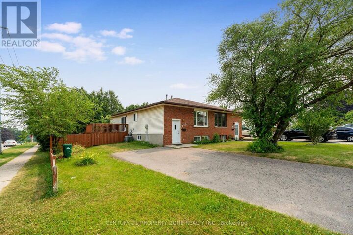 Property Photo: 137 Nickolas Crescent ON N3C 3L7