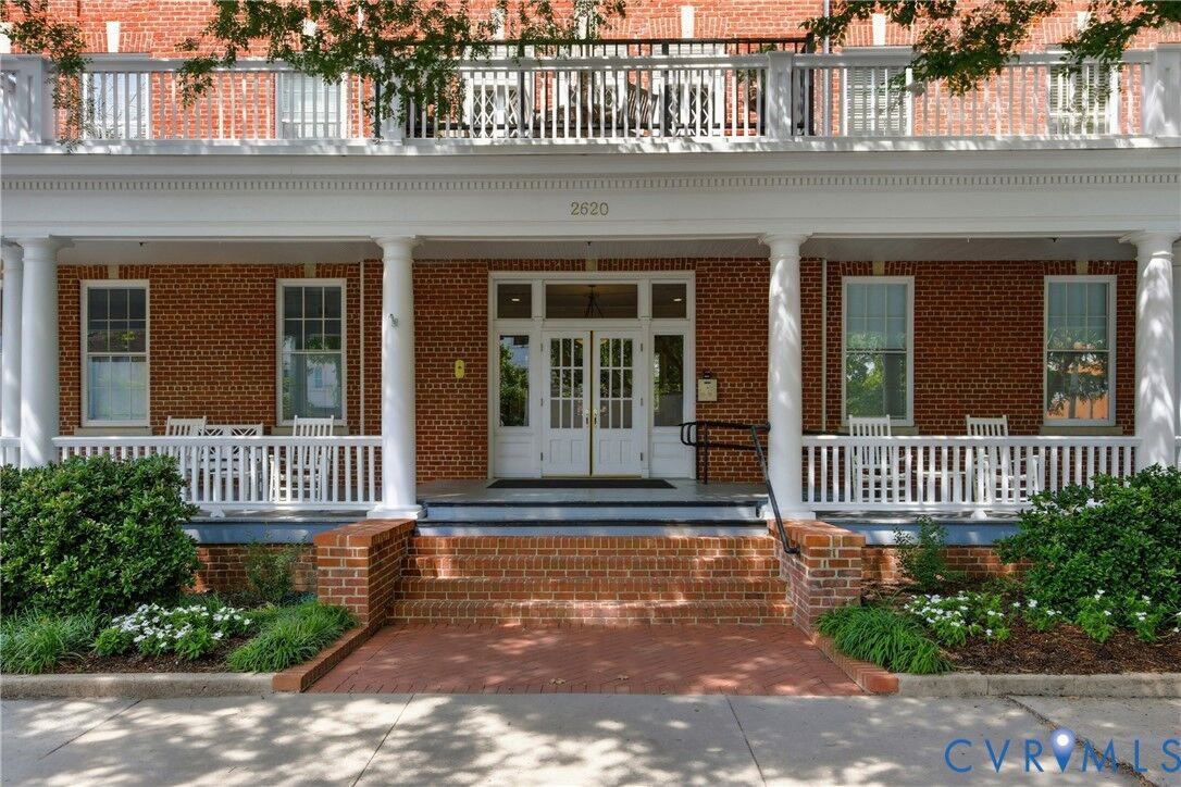 Property Photo:  2620 Stuart Avenue U3f  VA 23220 