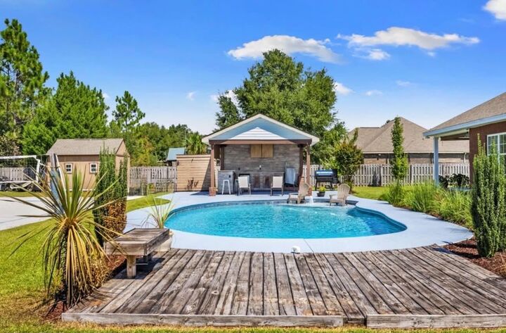 Property Photo:  5528 Frontier Drive  FL 32536 