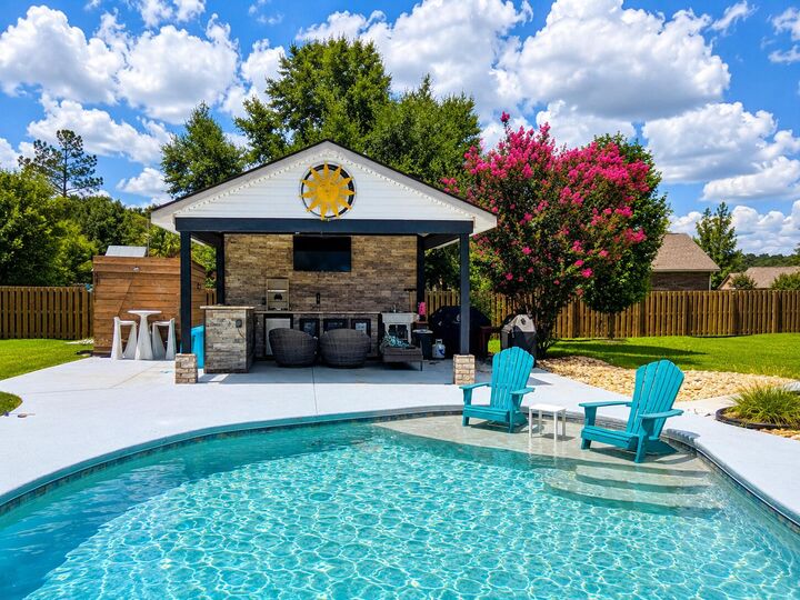 Property Photo:  5528 Frontier Drive  FL 32536 