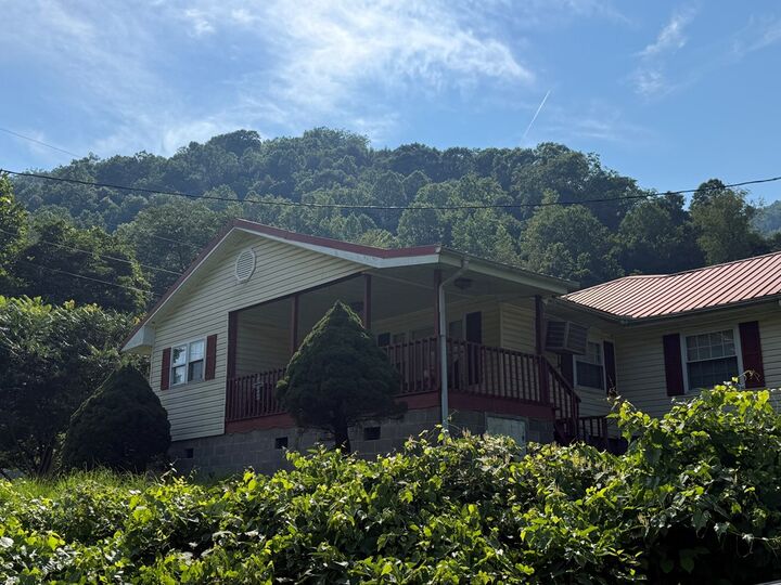 Property Photo:  35 Ail Branch  KY 41554 
