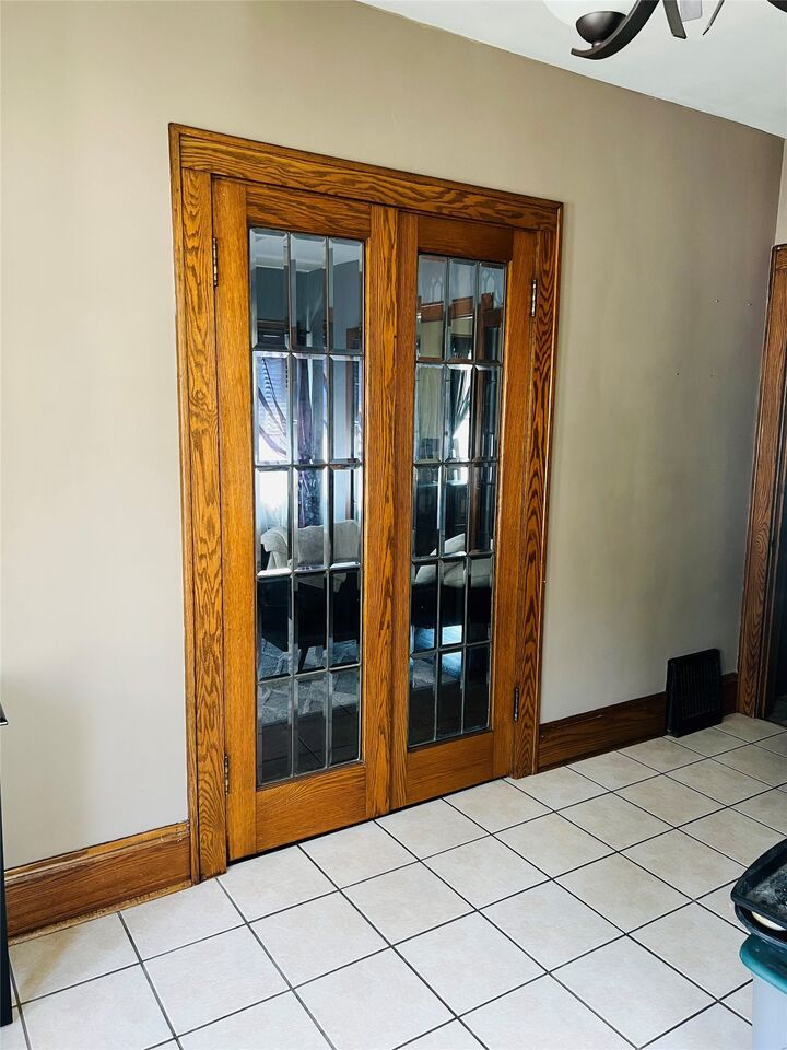 Property Photo:  527 Pine Street  PA 16335 