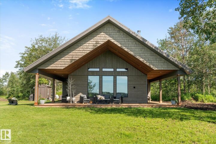 Photo de la propriété: 17545 Victoria Trail AB T0A 3C0