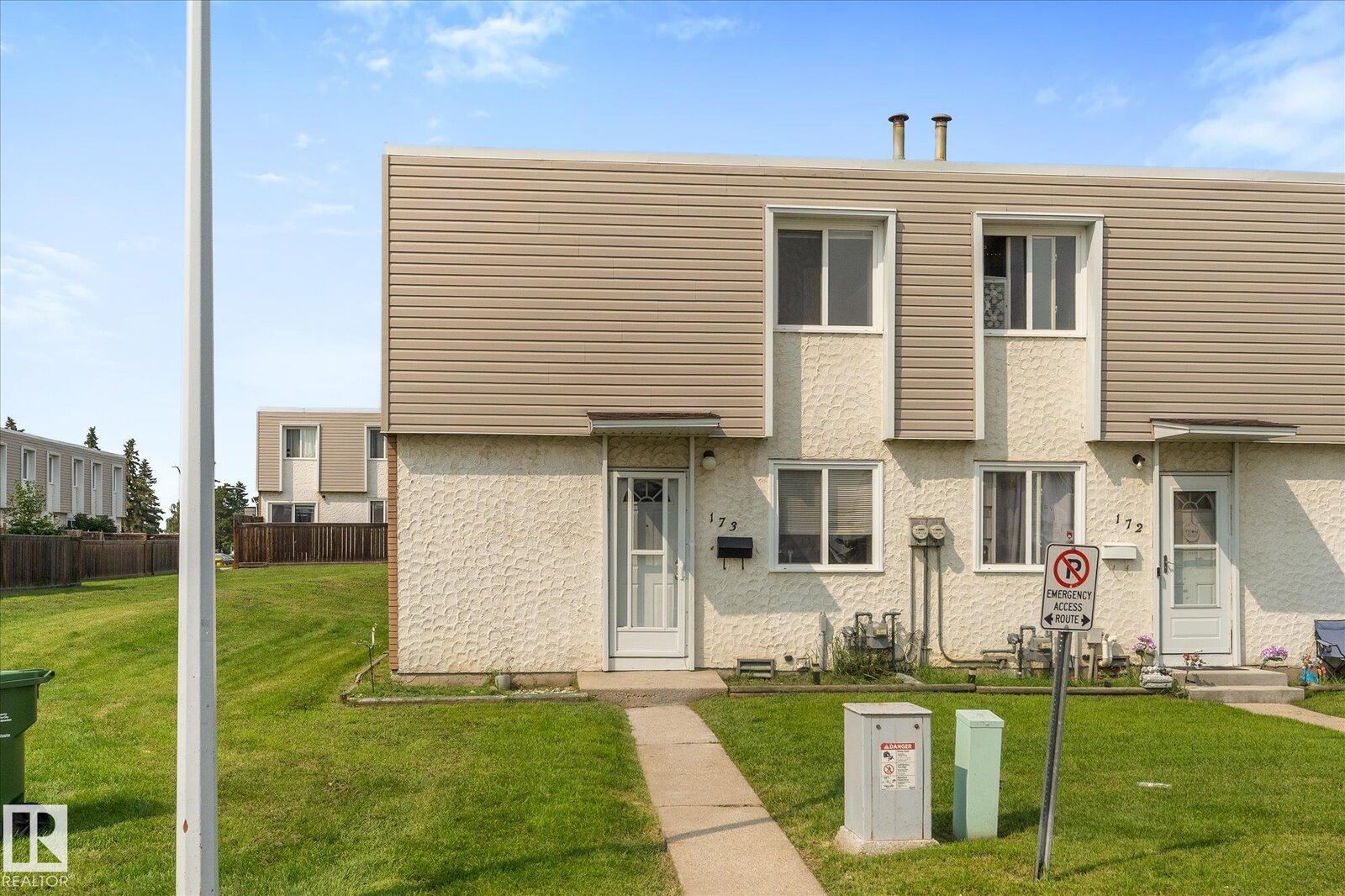 Property Photo:  173 Cornell Court NW  AB T5C 3C3 