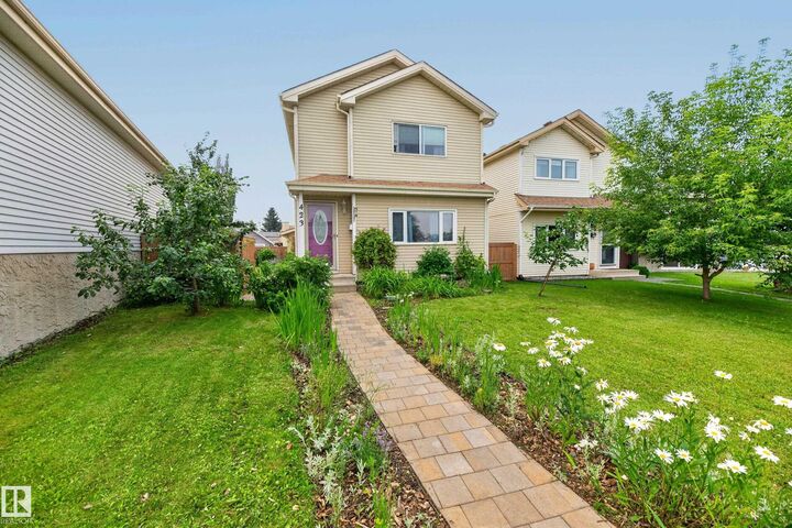 423 Kirkpatrick Crescent NW — photo 1