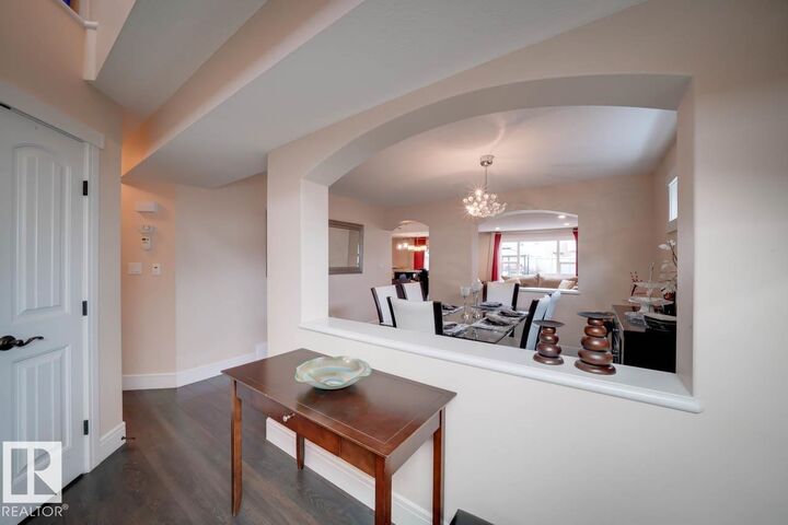 Property Photo:  3343 21 Avenue NW  AB T6T 0L1 