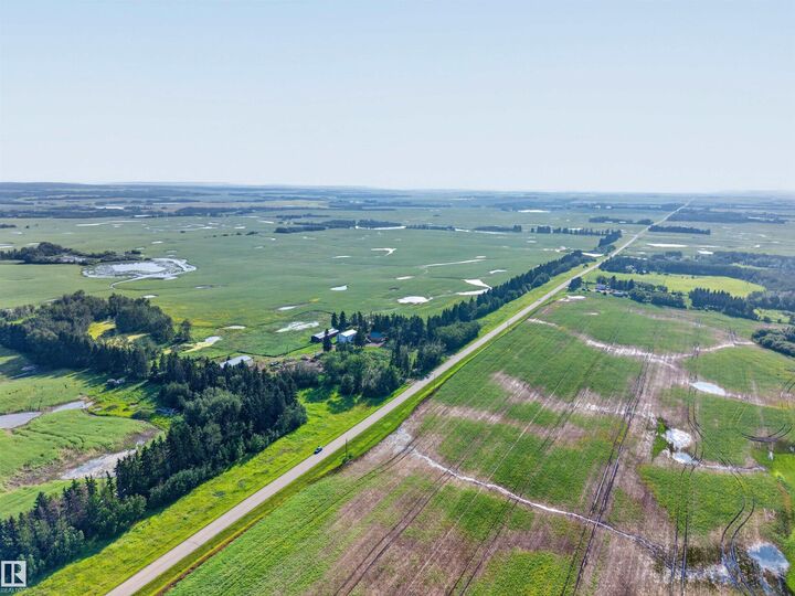 Property Photo: 21419 Twp 542 AB T8L 3Y8