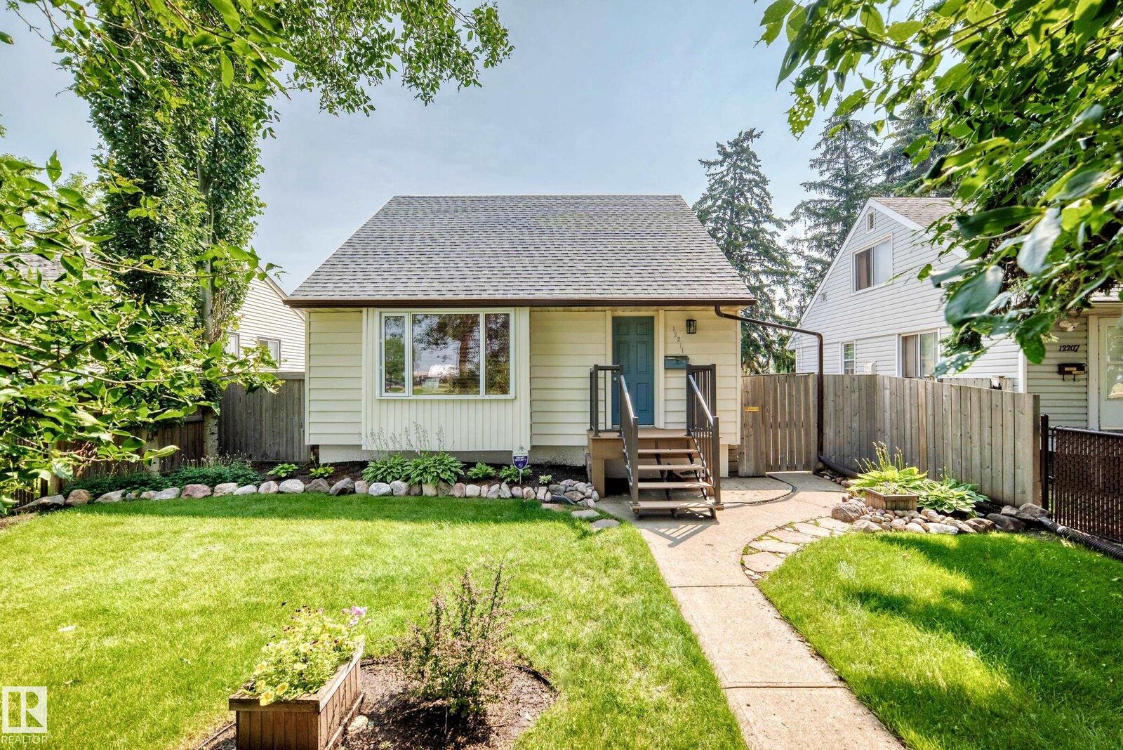 Property Photo:  12211 107 Street NW  AB T5G 2S9 