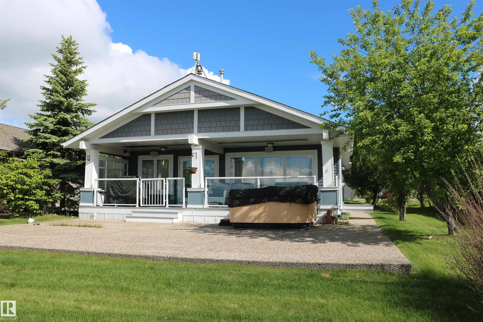 Property Photo:  71, 55101 Ste. Anne Trail  AB T0E 1A1 