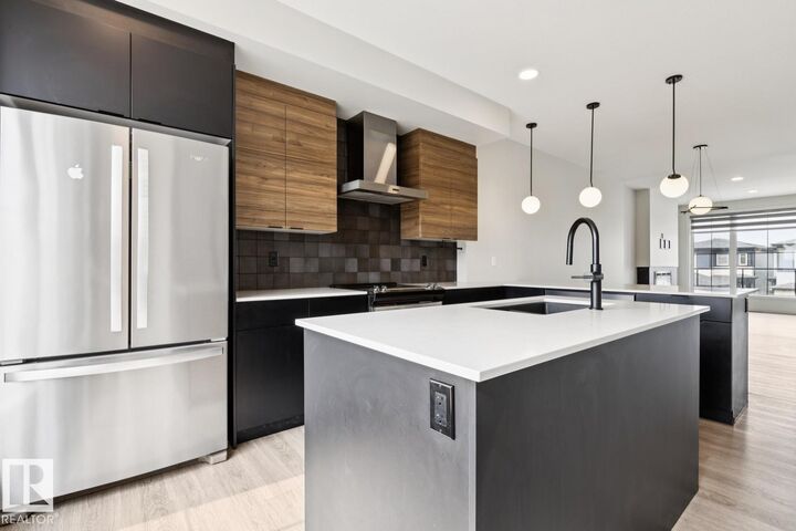 Property Photo:  3290 Kulay Way SW  AB T6W 5B5 