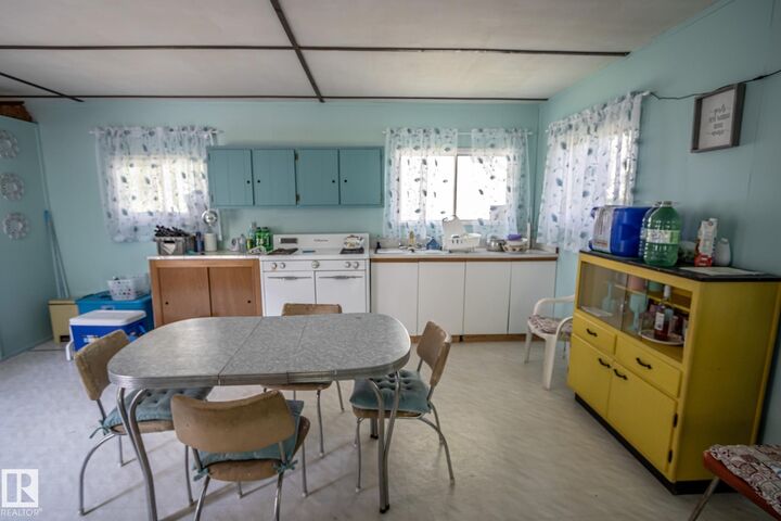 Property Photo:  811 59209 Range Rd 95A  AB T0A 3A0 