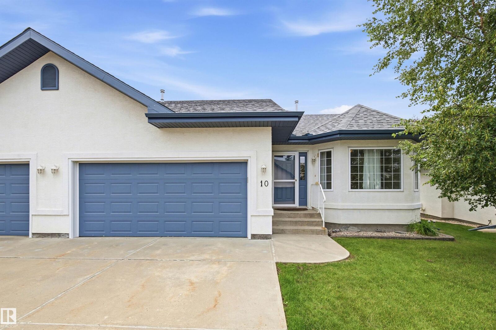 Property Photo: 9 Dechene Road NW 10 AB T6M 2V1