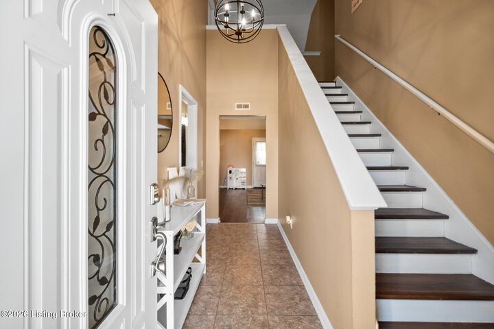 Property Photo: 3913 Mimosa View Dr KY 40299