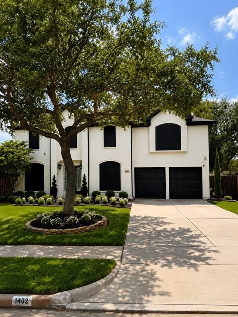 Property Photo: 1902 La Salle Street TX 77546