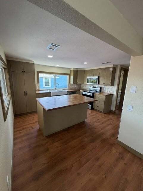 Property Photo:  1208 Boyt Road  TX 77650 