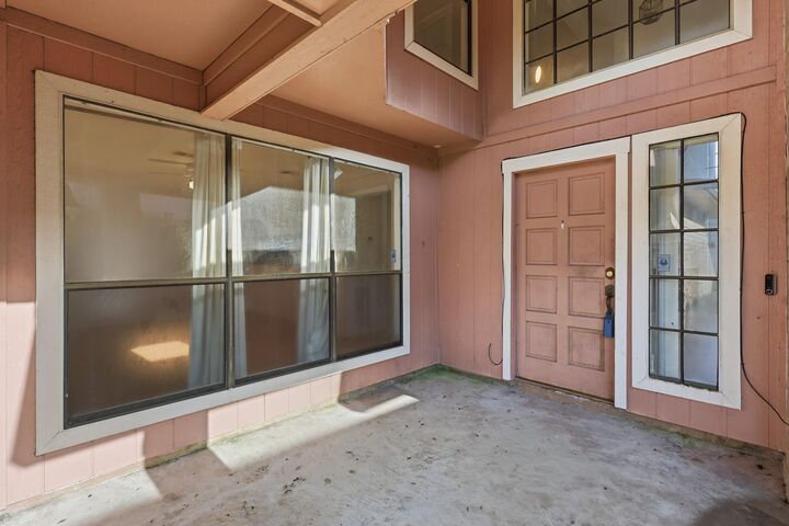 Property Photo:  810 Derby Lane  TX 77489 