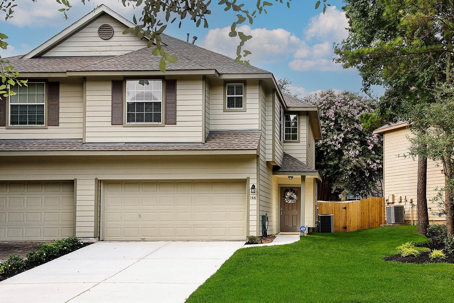 Property Photo:  166 N Burberry Park Circle  TX 77382 