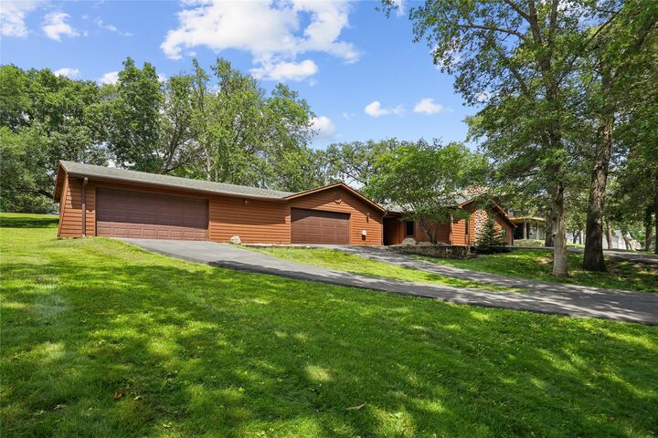 Property Photo: 5118 Panorama Drive IA 50216