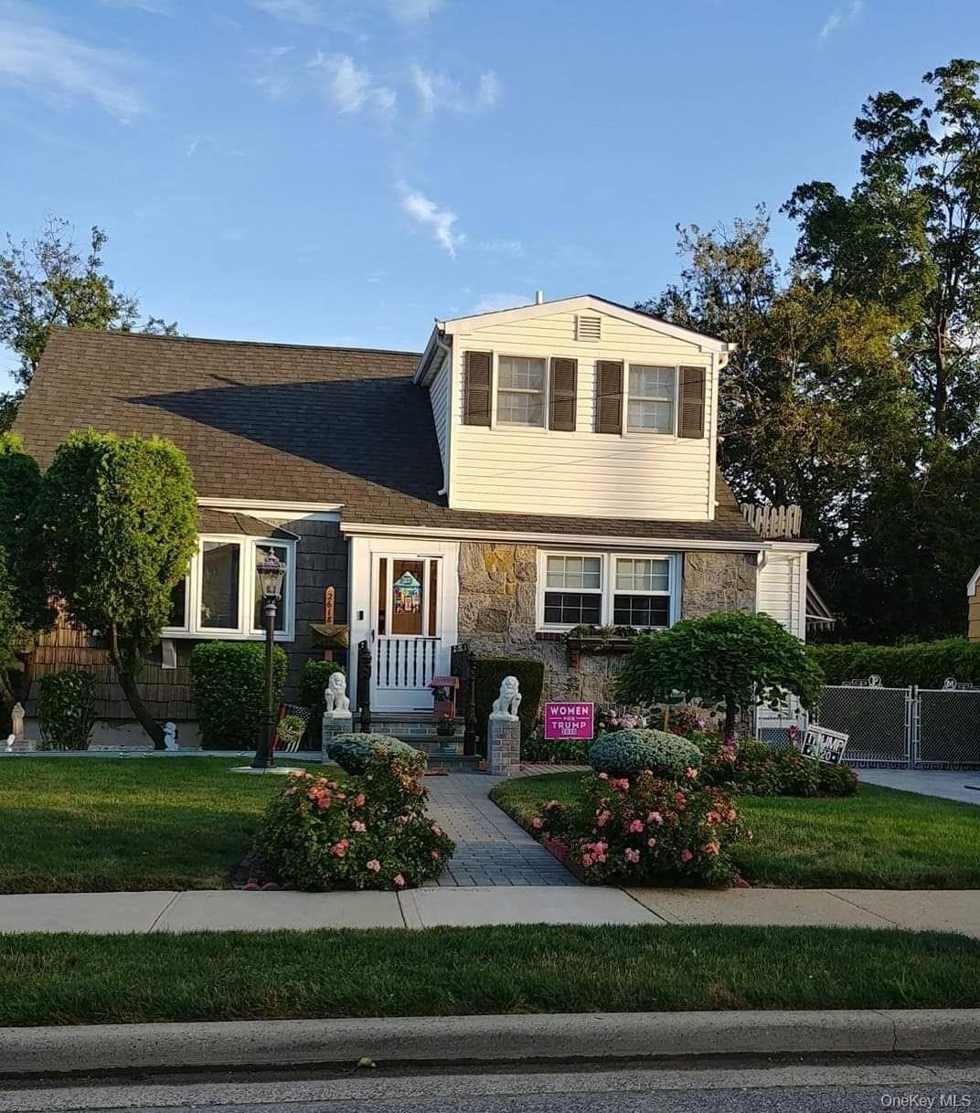 Property Photo:  2618 Natta Boulevard  NY 11710 