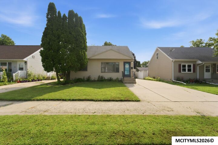 Property Photo: 923 N Tyler IA 50401