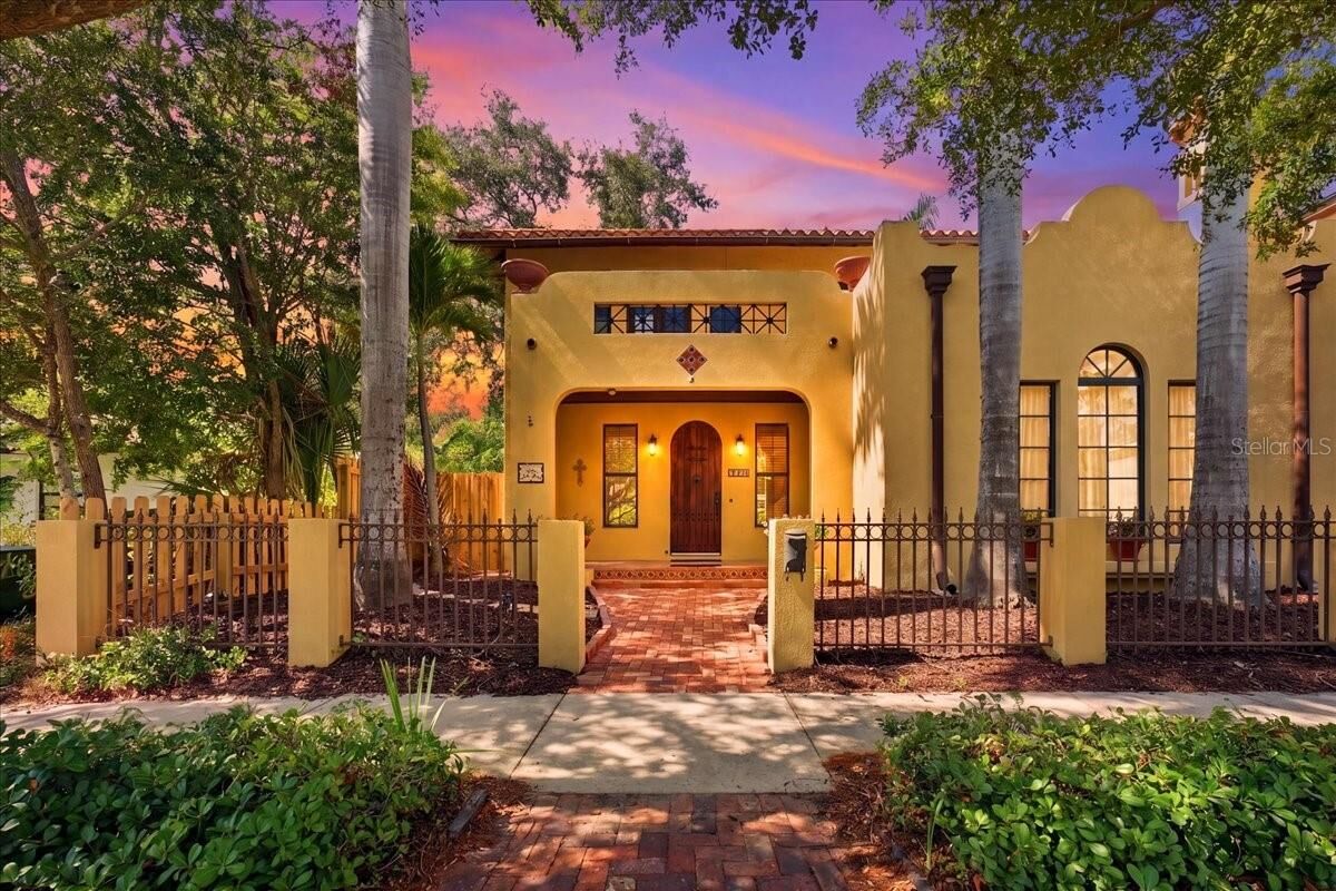 Property Photo:  1719 7th Street  FL 34236 