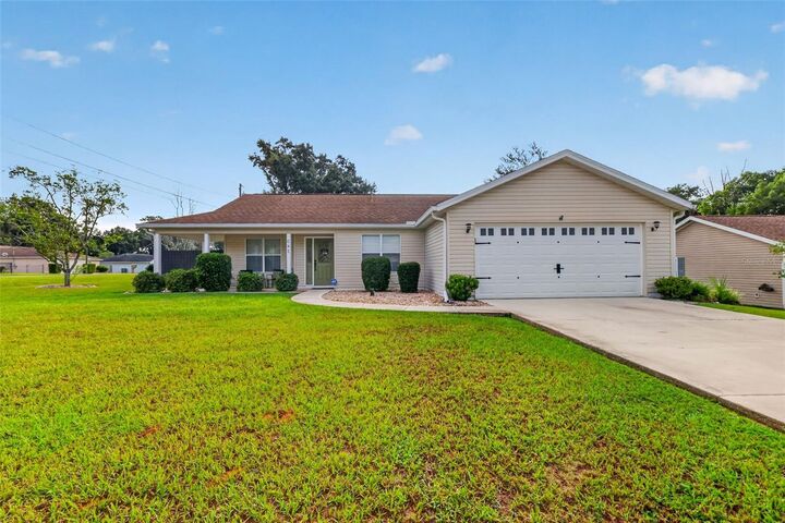 Property Photo: 1 Teak Court FL 34472