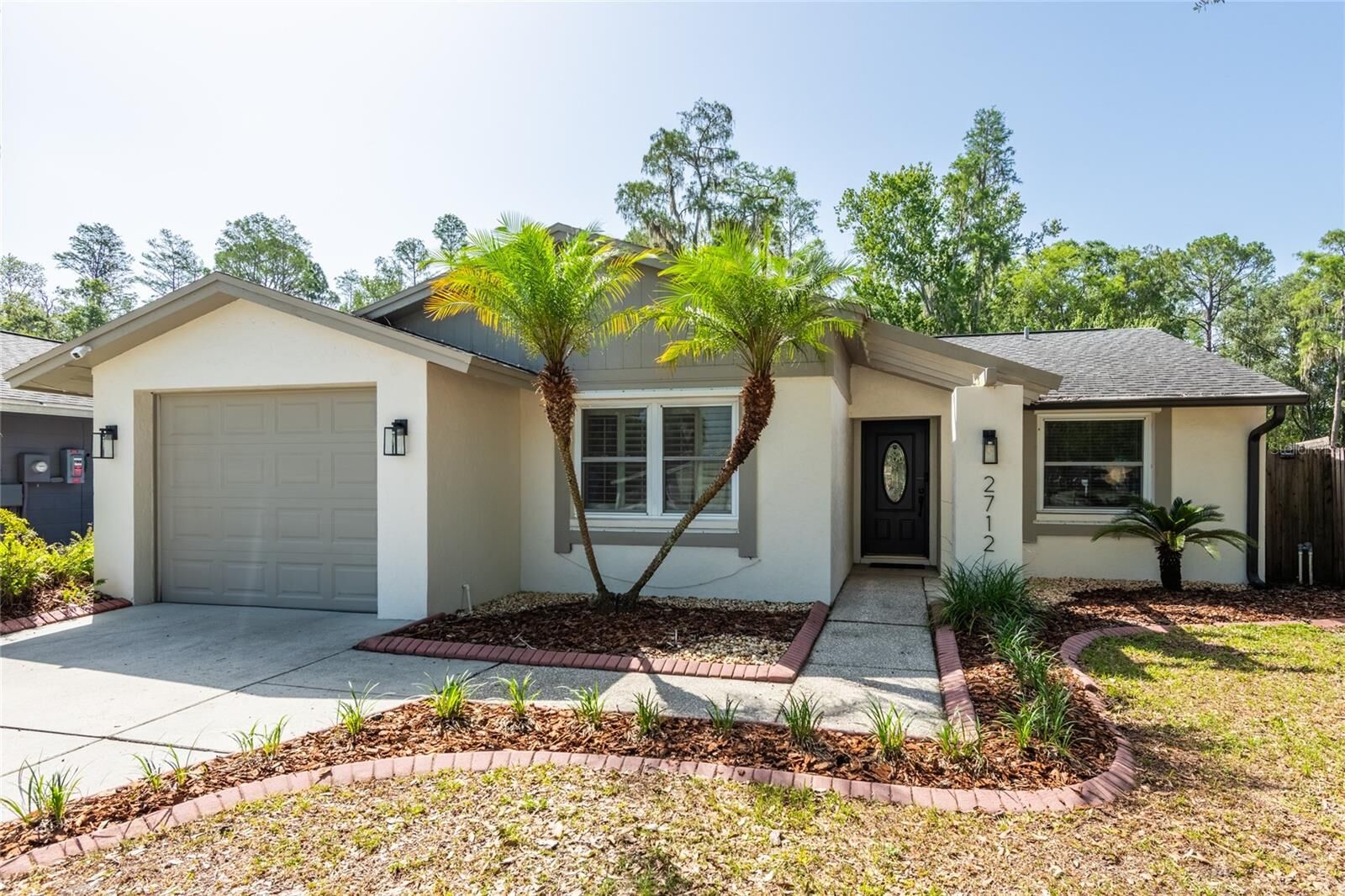 Property Photo:  2712 Cedaridge Drive  FL 33618 