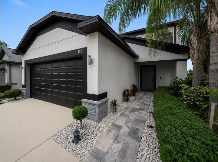 Property Photo: 1921 Hawks View Drive FL 33570