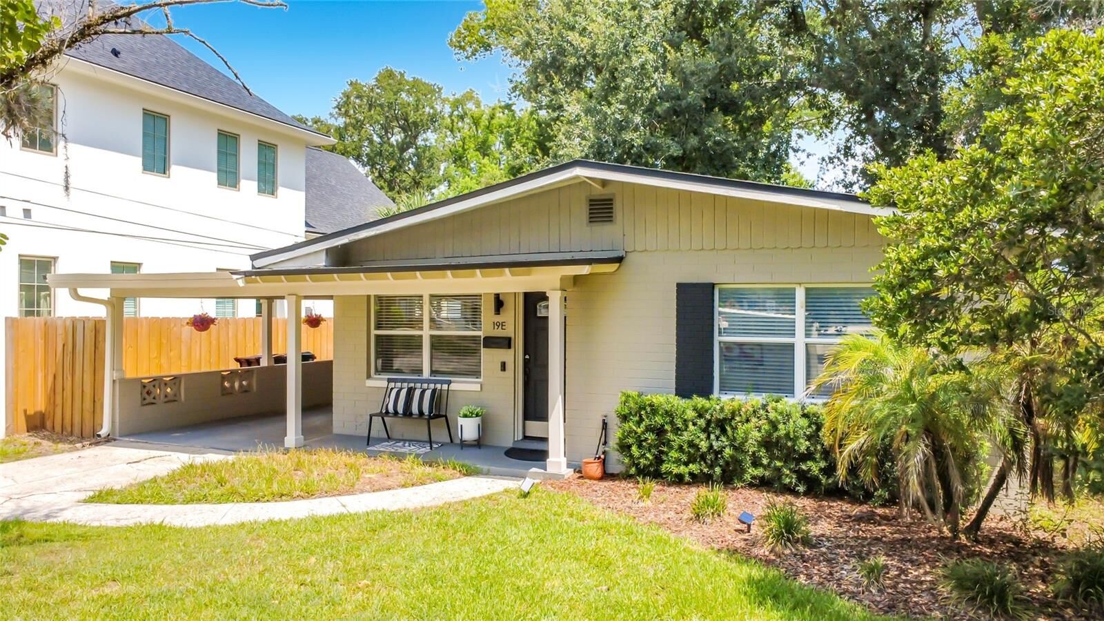 Property Photo: 19 E Hazel Street FL 32804