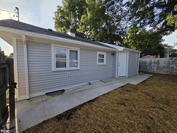 Property Photo:  2164 E Whittemore Avenue  MI 48529 