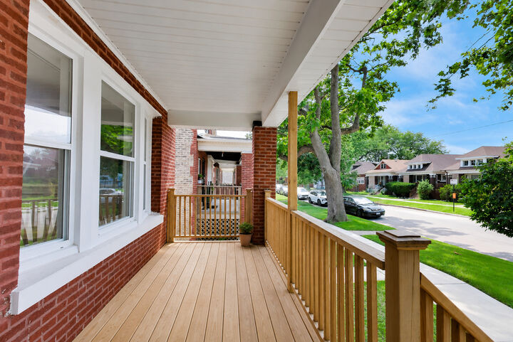 Property Photo:  7643 S Eberhart Avenue  IL 60619 