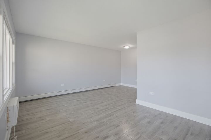 Property Photo:  2537 E 83rd Street 207  IL 60617 