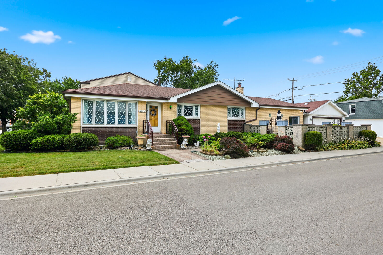 Property Photo:  4850 Michigan Avenue  IL 60176 