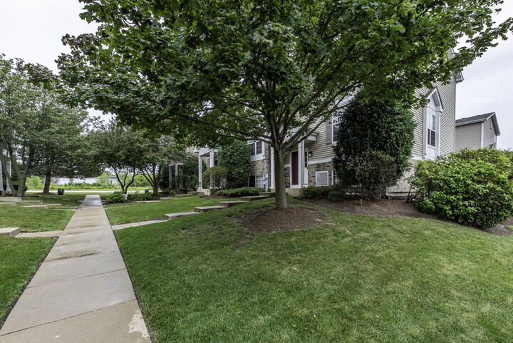 Property Photo: 1927 Freedom Court 40-1 IL 60099