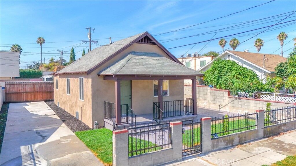 Property Photo:  3120 W 63rd  CA 90043 
