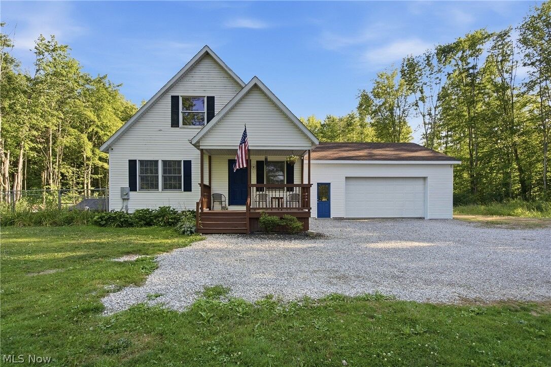 Property Photo:  1318 Daly Road  OH 44004 