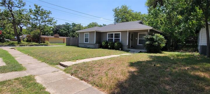 Property Photo: 6840 Van Natta Lane TX 76112