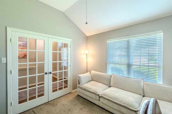 Property Photo:  6917 Laurel Canyon Terrace  TX 76132 