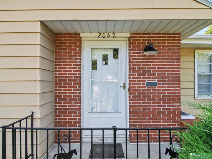 Property Photo:  2042 N 69th Street  NE 68104 