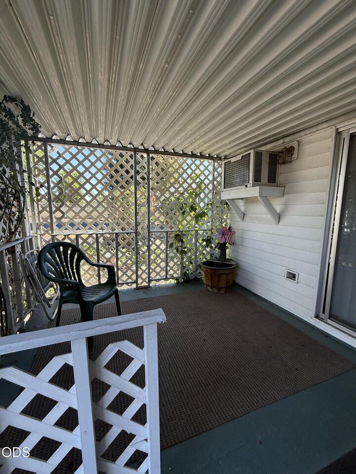 Property Photo:  3500 Summers Lane Unit 10  OR 97603 