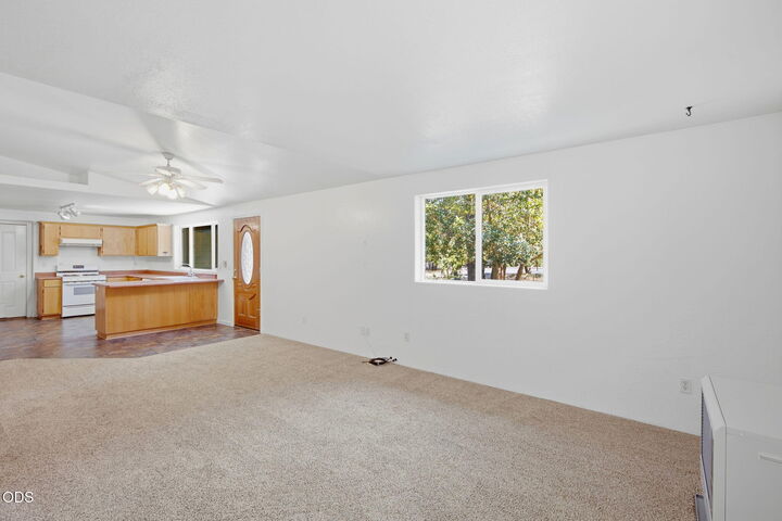 Property Photo: 560 Schumacher Street OR 97523