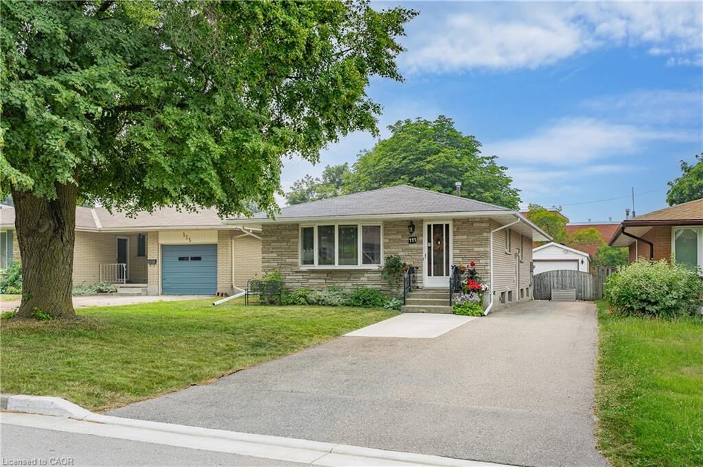 Property Photo:  111 Kimberly Crescent  ON N2E 1C8 
