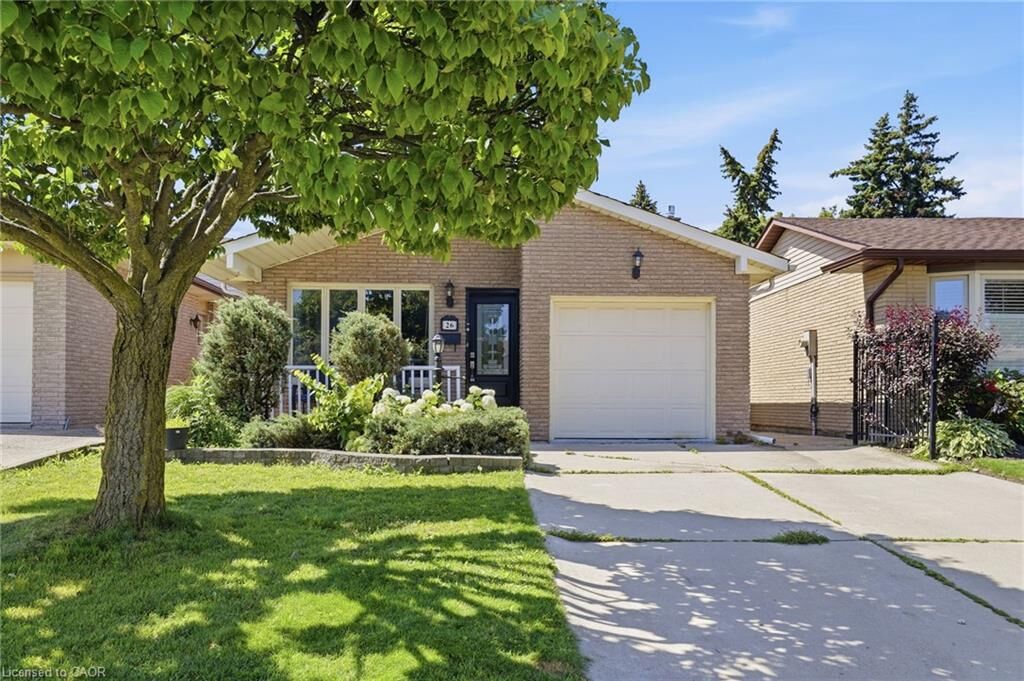Property Photo:  26 Titmouse Court  ON L9A 4Y9 