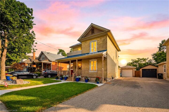 Property Photo: 750 Vine Street ON N3H 2Z3