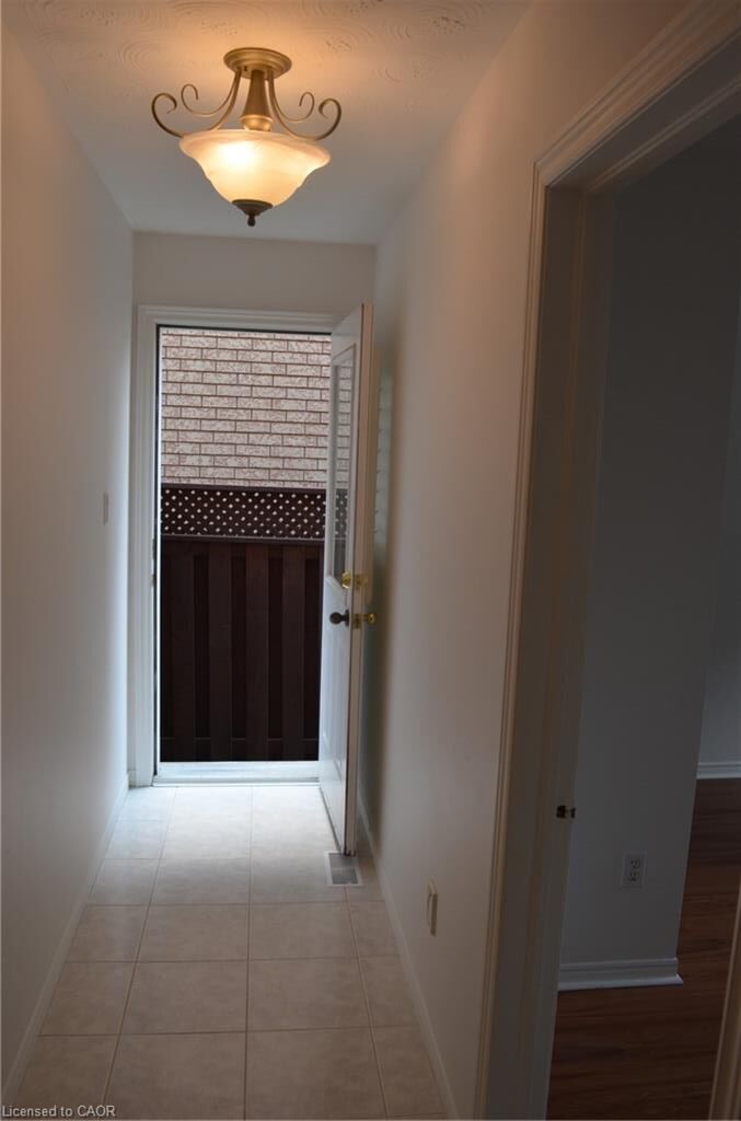 Property Photo:  275 Locheed Drive Lower  ON L8T 5A4 