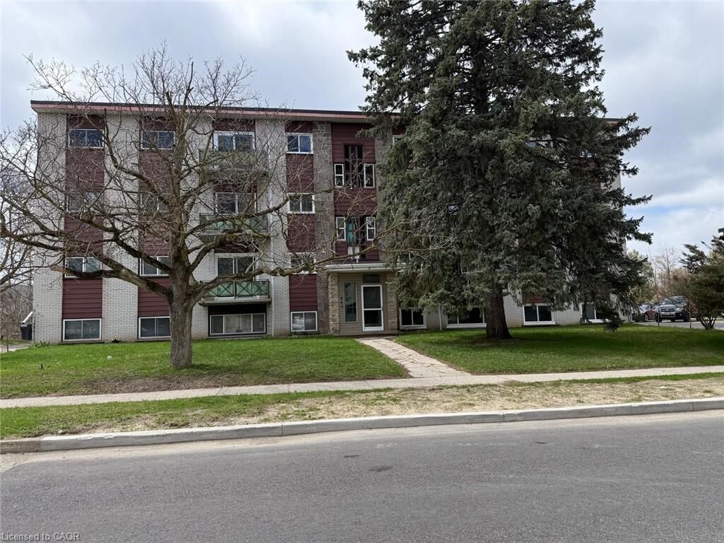 Property Photo:  449 Hazel Street 7  ON N2L 3P7 