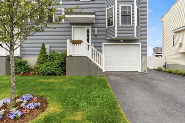 Property Photo:  34 Bittersweet Blvd  MA 01607 